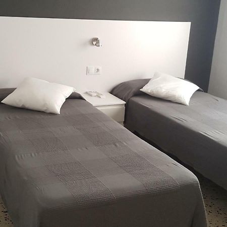 Hostal Can Joanet 坎布里尔斯 外观 照片