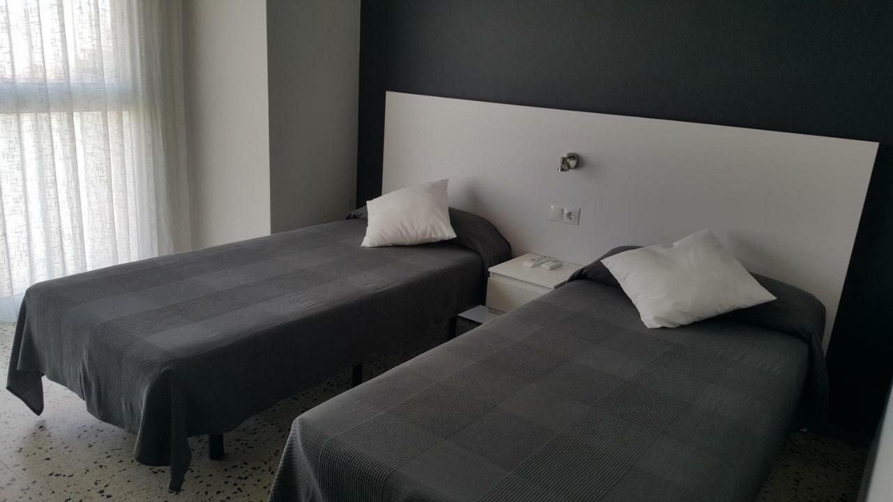 Hostal Can Joanet 坎布里尔斯 外观 照片
