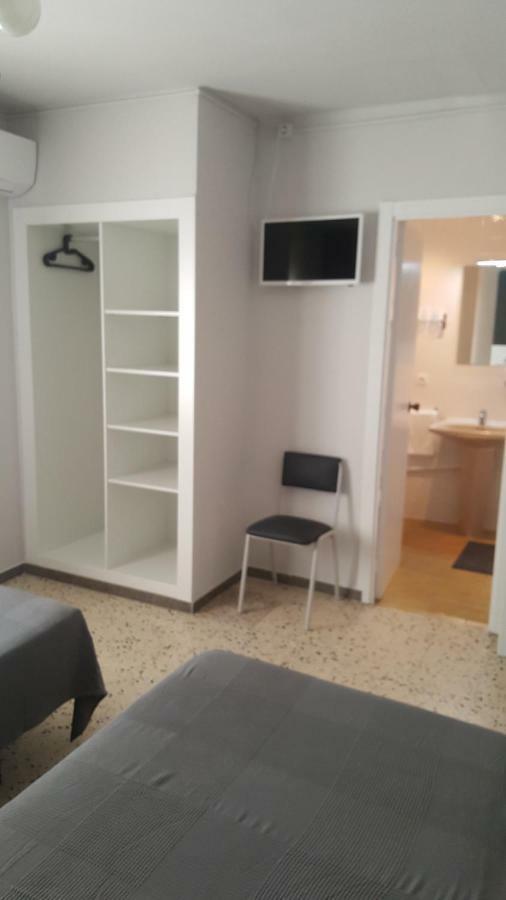 Hostal Can Joanet 坎布里尔斯 外观 照片