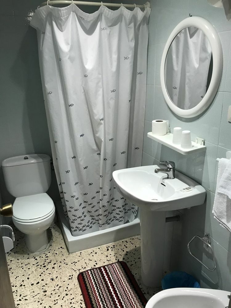 Hostal Can Joanet 坎布里尔斯 外观 照片